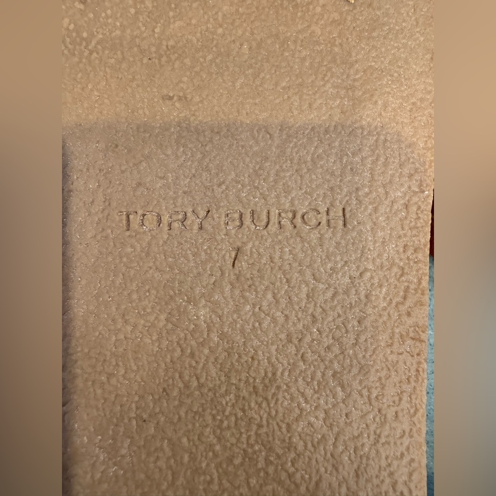 Tory Burch Tan Textured Surface - Picture 9 of 13